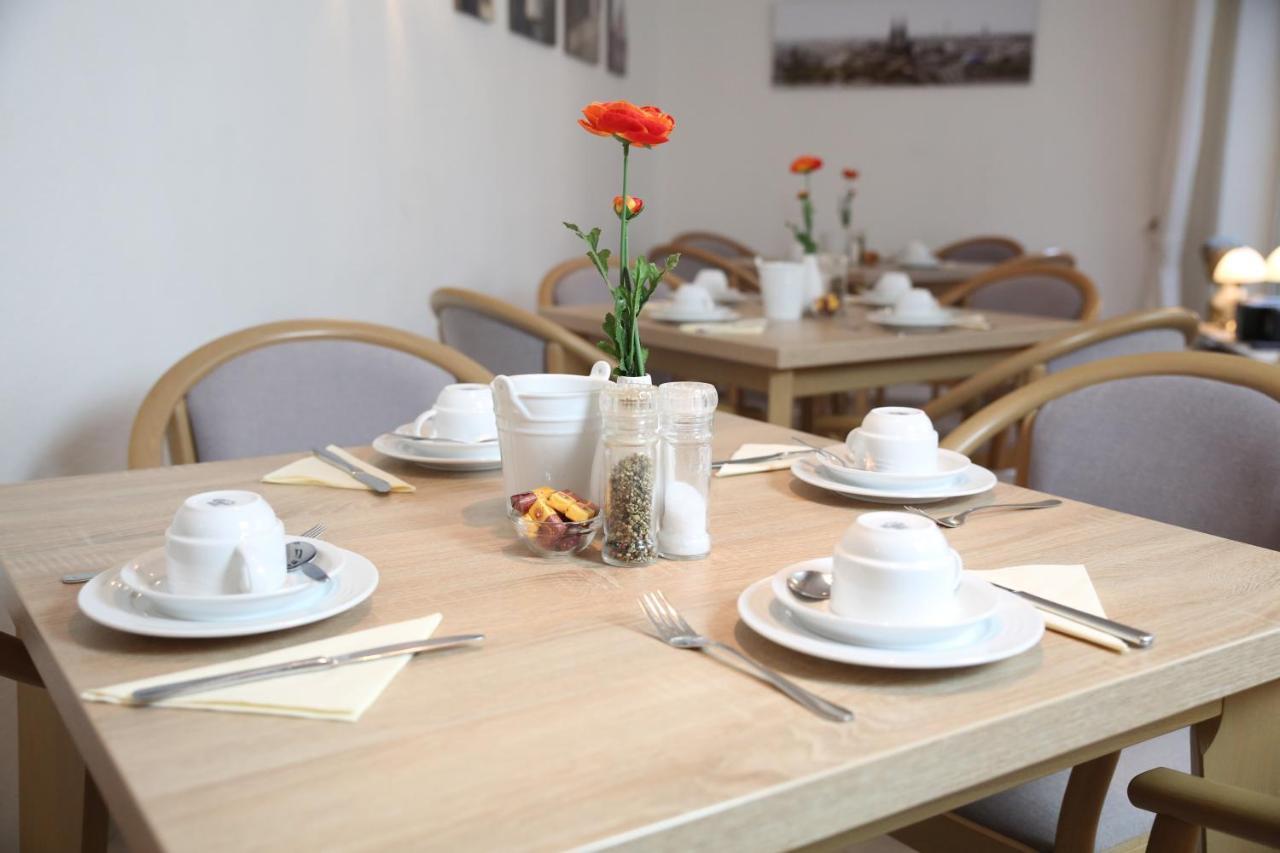 קלן Hotel Pilar Garni מראה חיצוני תמונה
