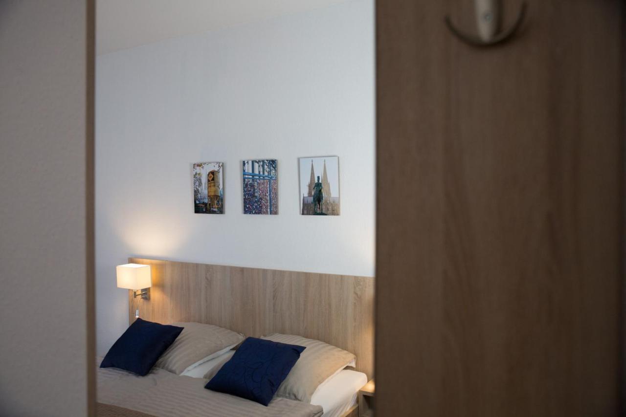 קלן Hotel Pilar Garni מראה חיצוני תמונה